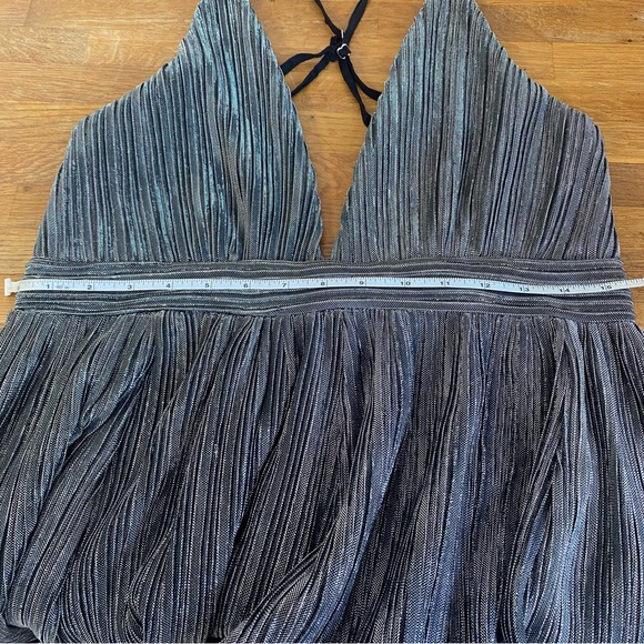 Luxxel Mini Deep V-neck Metallic Party Cocktail Dress Size Large - Picture 11 of 12